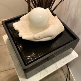 Guľová fontána Uzdravujúce dlane 29 cm 